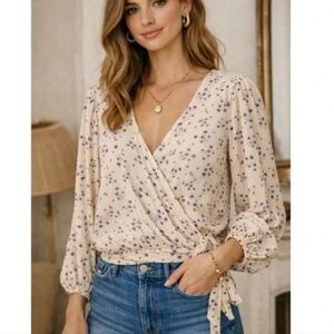 American Eagle Cream Floral Wrap Blouse Size XS Boho Feminine Romantic